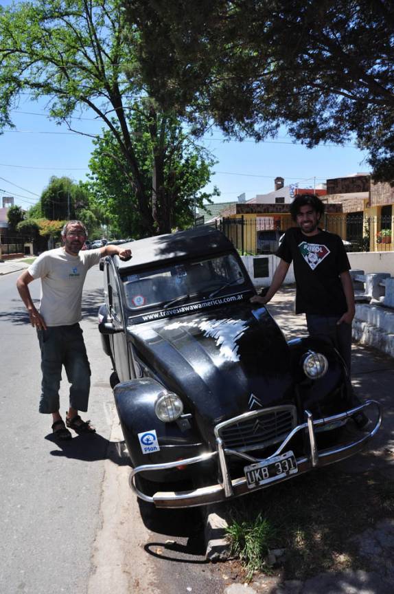 Junto com o Jorge e seu possante veículo, que o levou até o México! (em Córdoba, na Argentina)